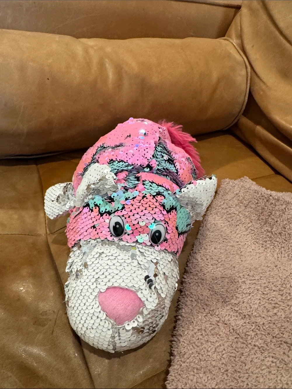 FlipaZoo FlipQuins reversible sequin plush toy sequin Cat into Mouse
